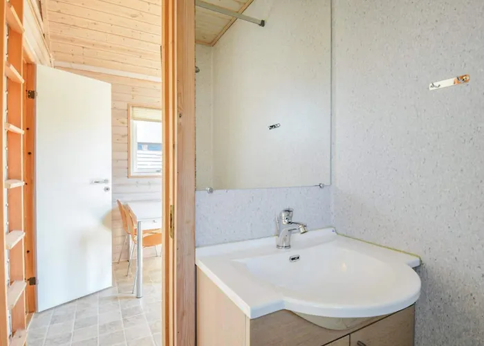 4 Star In * Thyboron